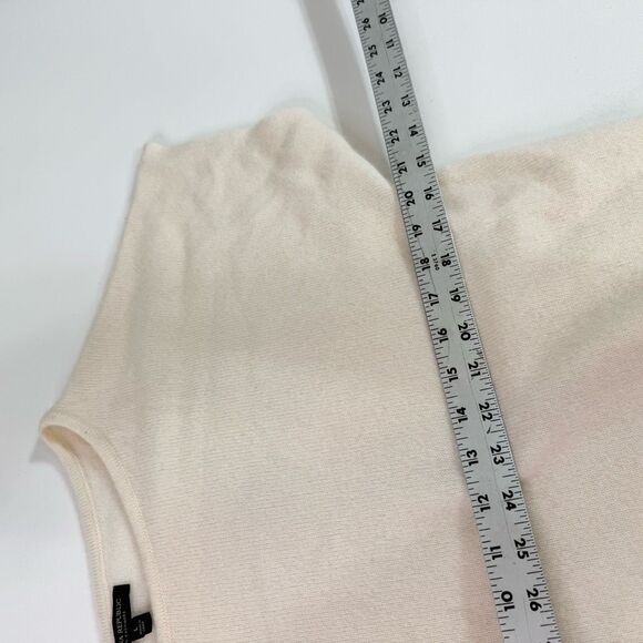 Banana Republic Cream Crew Neck Sweater - Picture 2 of 7